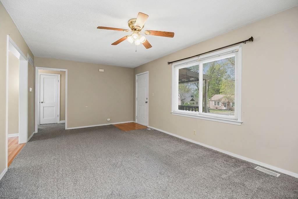 3405 S Arlington Avenue — photo 4