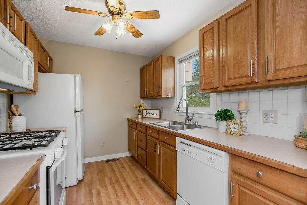 3405 S Arlington Avenue — photo 7