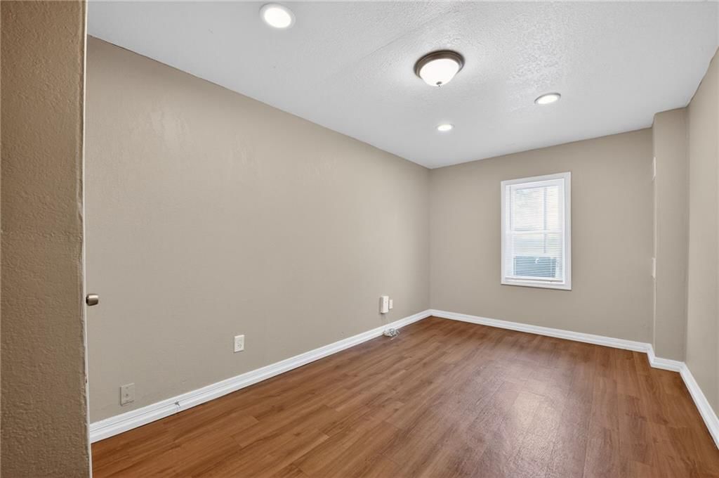7413 E 56TH Terrace — photo 9