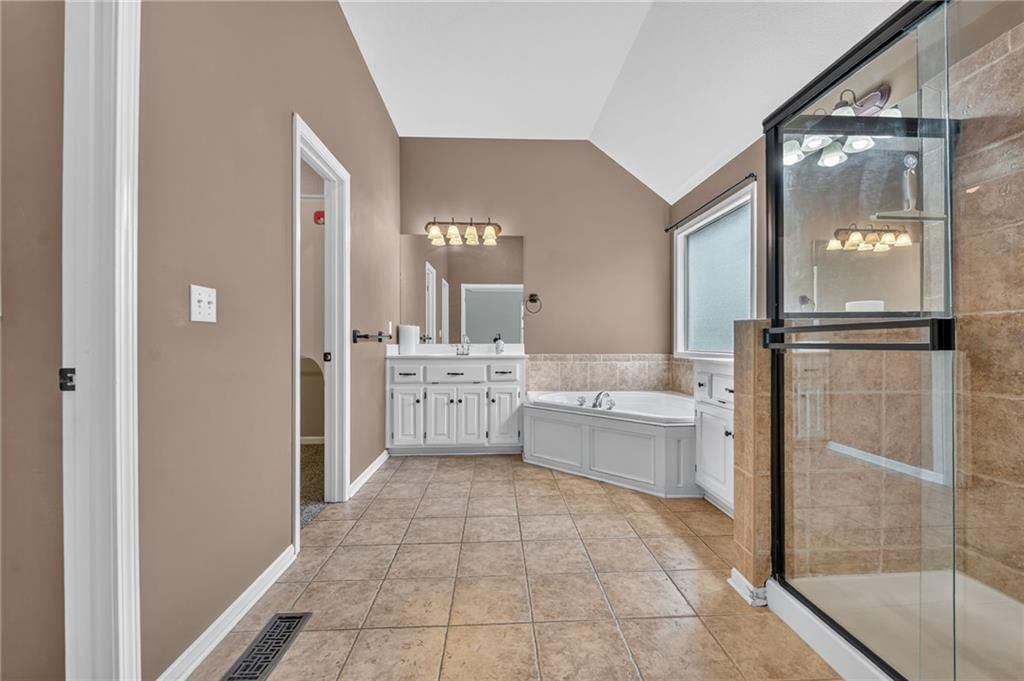 6719 NW Monticello Terrace — photo 36