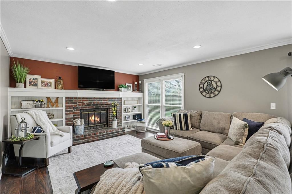 8908 LAMAR Avenue — photo 12