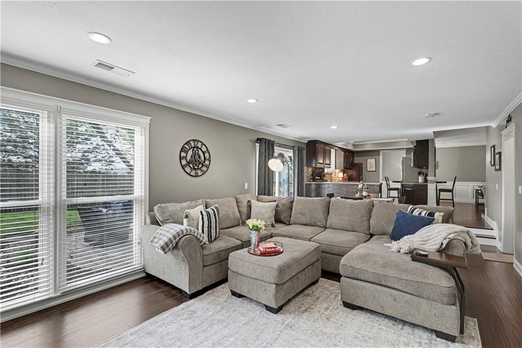 8908 LAMAR Avenue — photo 13