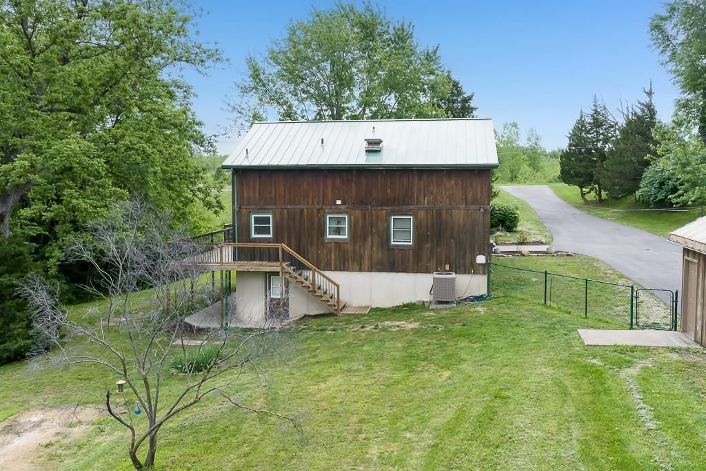 2906 N Hutton Road — photo 32