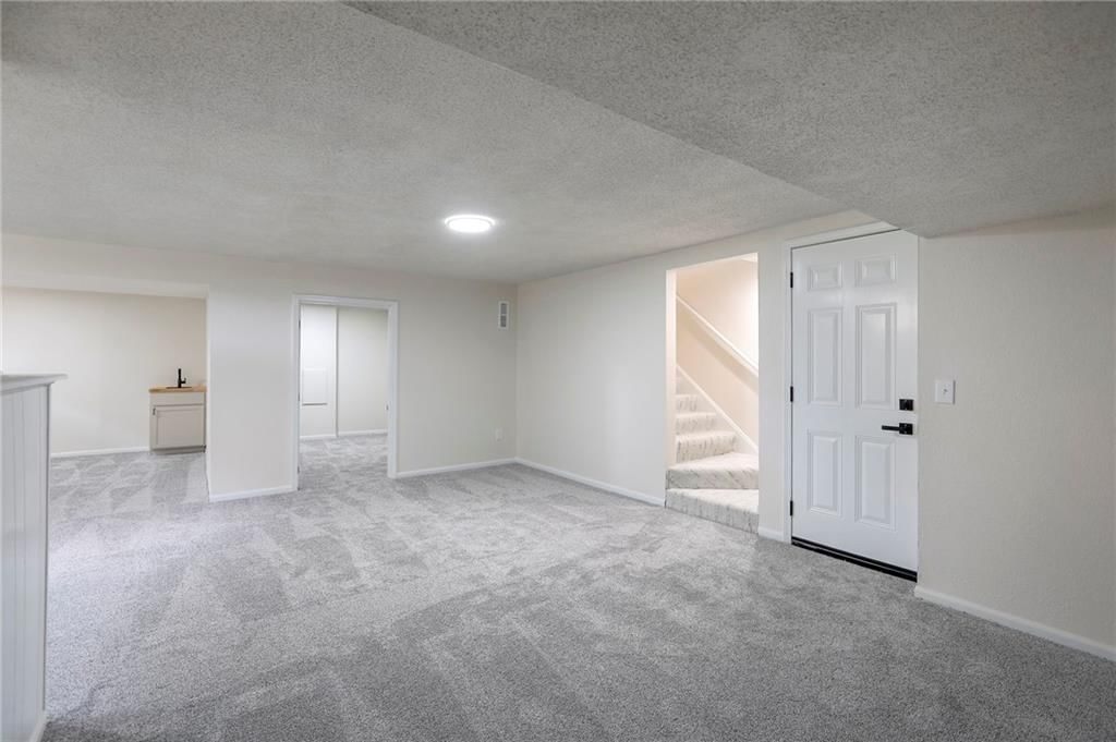 203 NE Crescent Street — photo 15