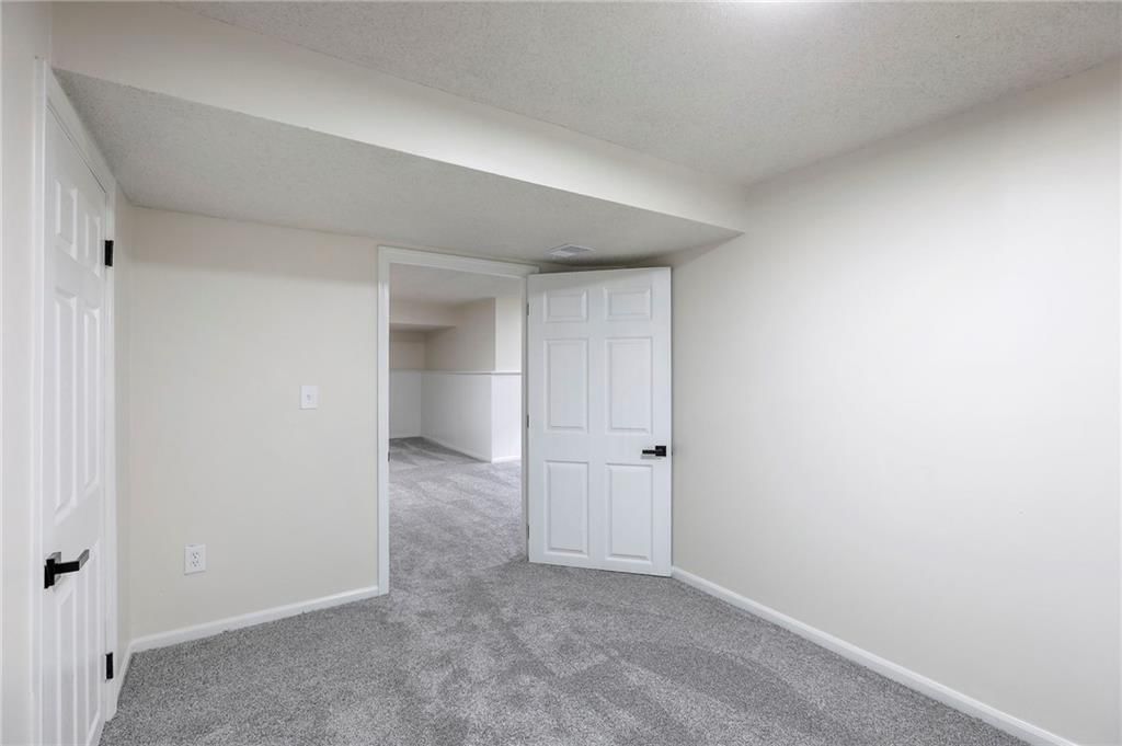 203 NE Crescent Street — photo 16