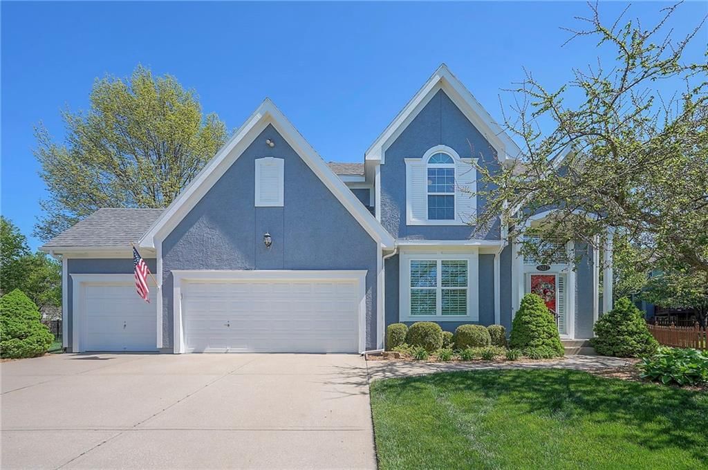 15223 Woodson Lane, Overland Park, KS