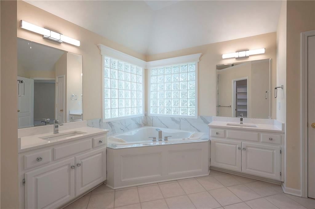 15223 Woodson Lane — photo 38