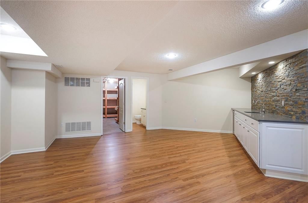 15223 Woodson Lane — photo 46
