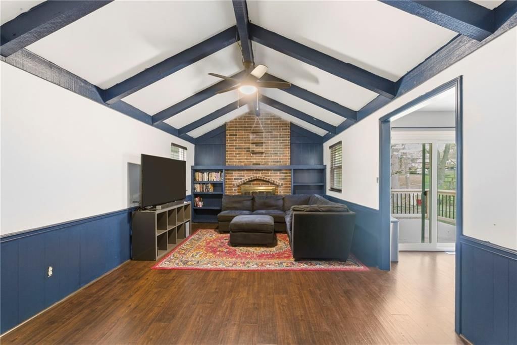 516 NE Johnston Drive — photo 4