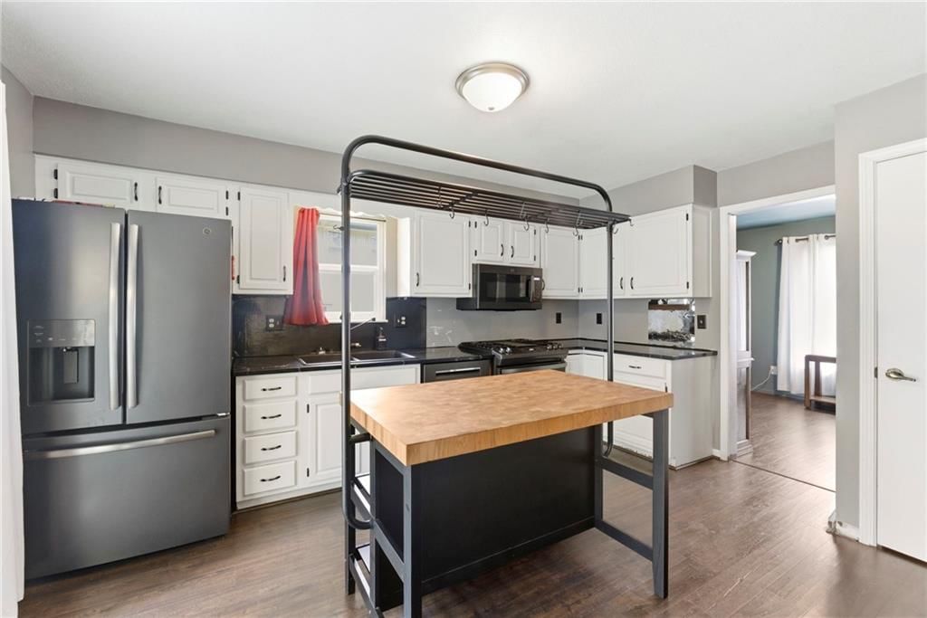 516 NE Johnston Drive — photo 6