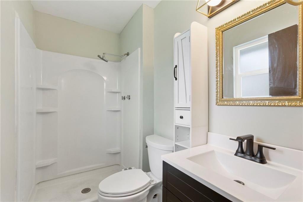 516 NE Johnston Drive — photo 10