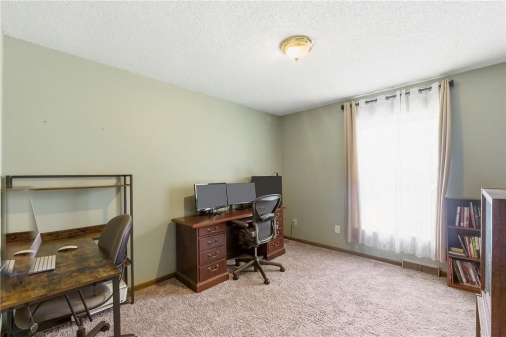 516 NE Johnston Drive — photo 11