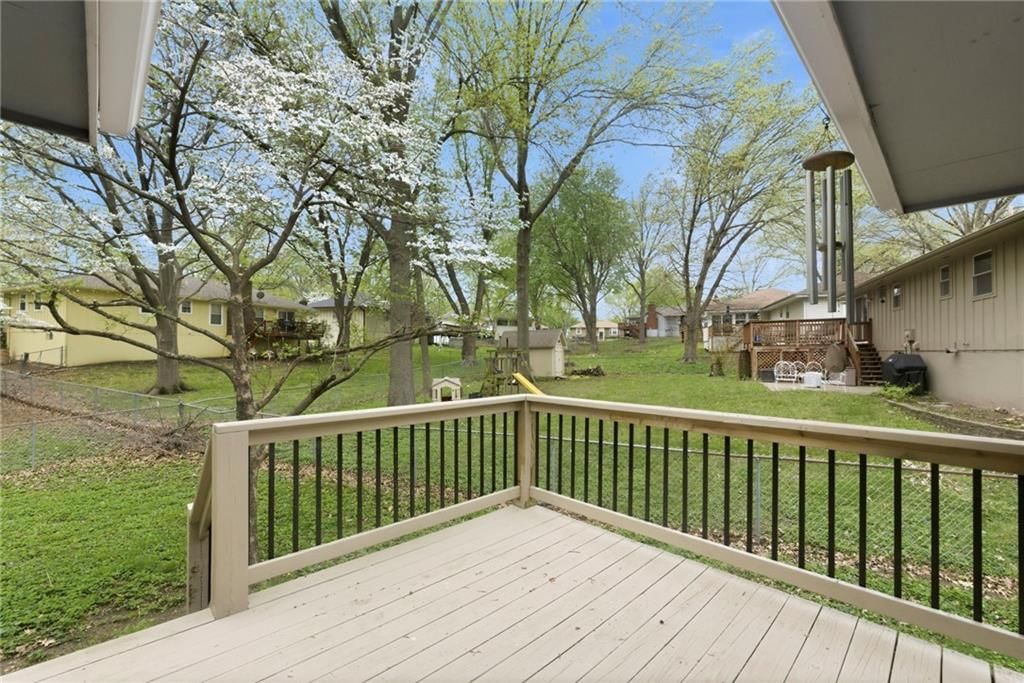 516 NE Johnston Drive — photo 19
