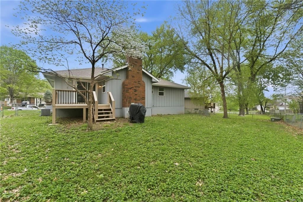 516 NE Johnston Drive — photo 21