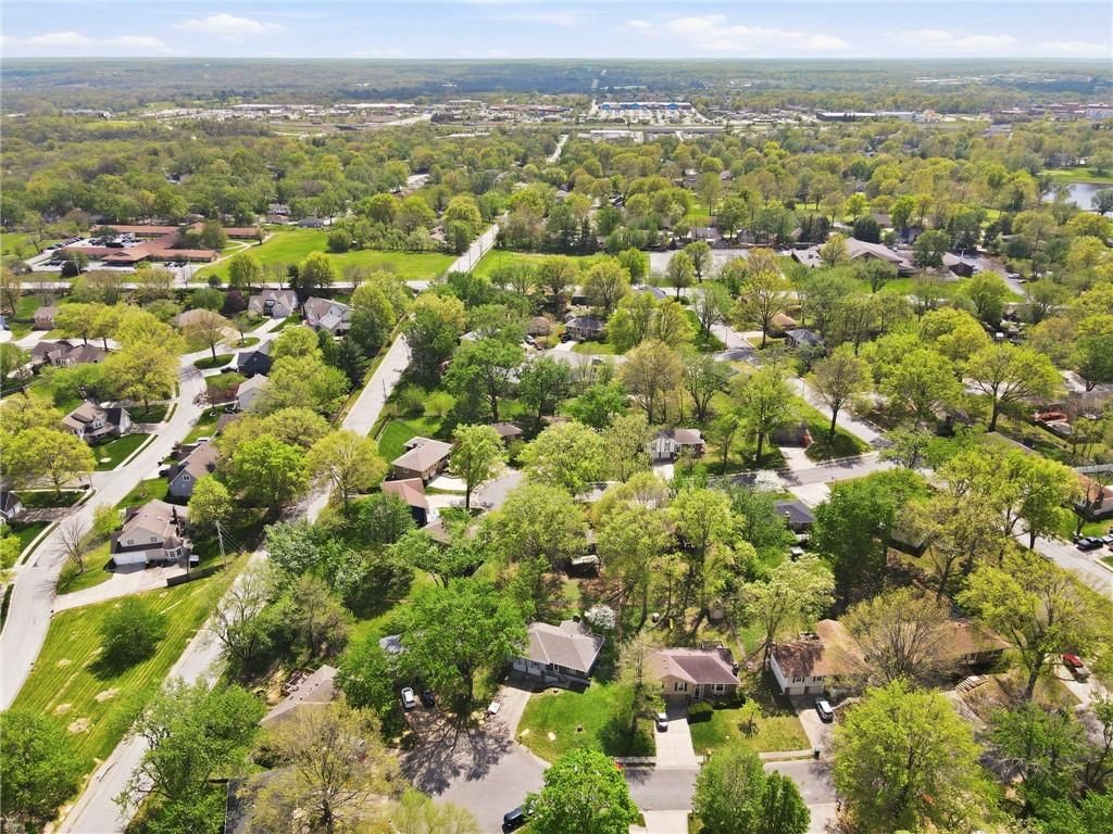 516 NE Johnston Drive — photo 24