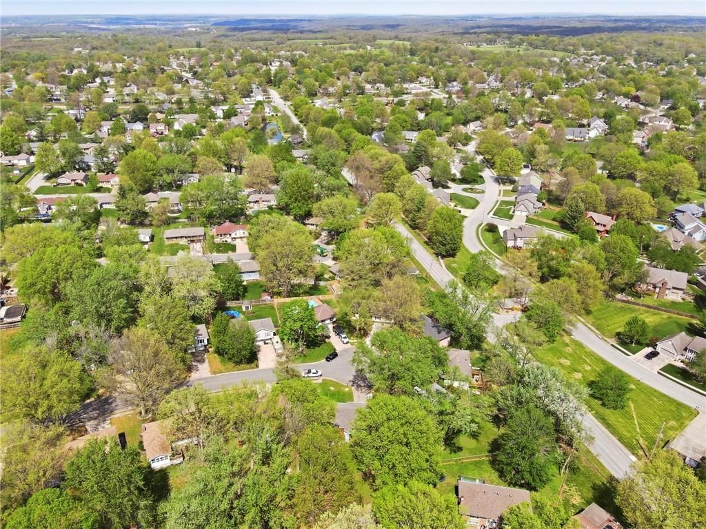 516 NE Johnston Drive — photo 28