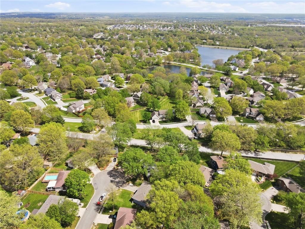 516 NE Johnston Drive — photo 30