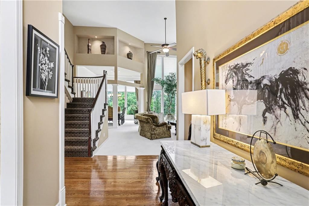 709 NE Lake Pointe Drive — photo 5