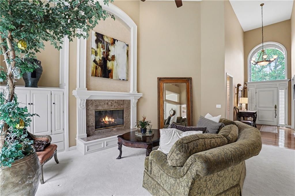 709 NE Lake Pointe Drive — photo 9