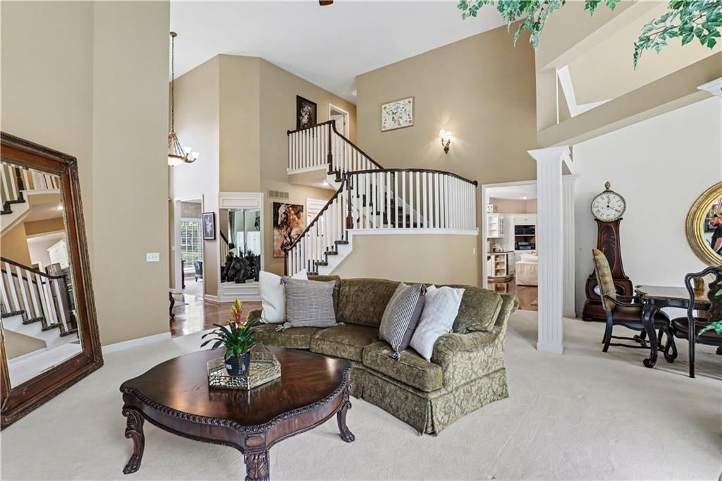 709 NE Lake Pointe Drive — photo 10
