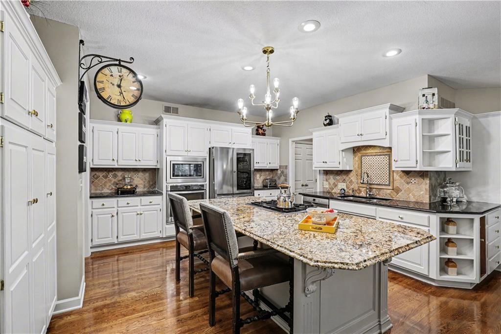 709 NE Lake Pointe Drive — photo 13