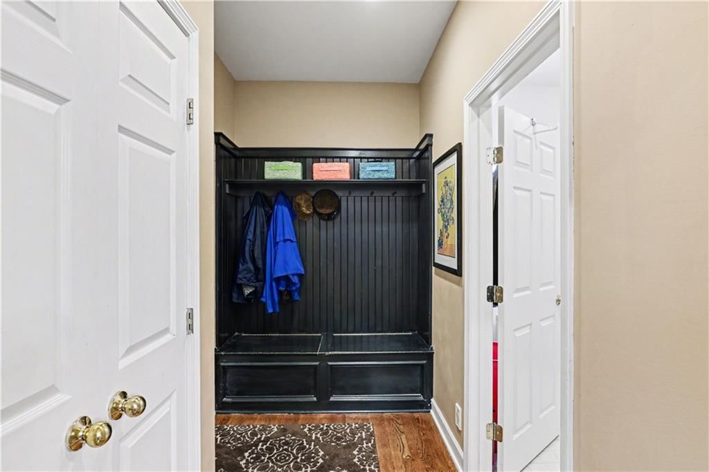 709 NE Lake Pointe Drive — photo 19