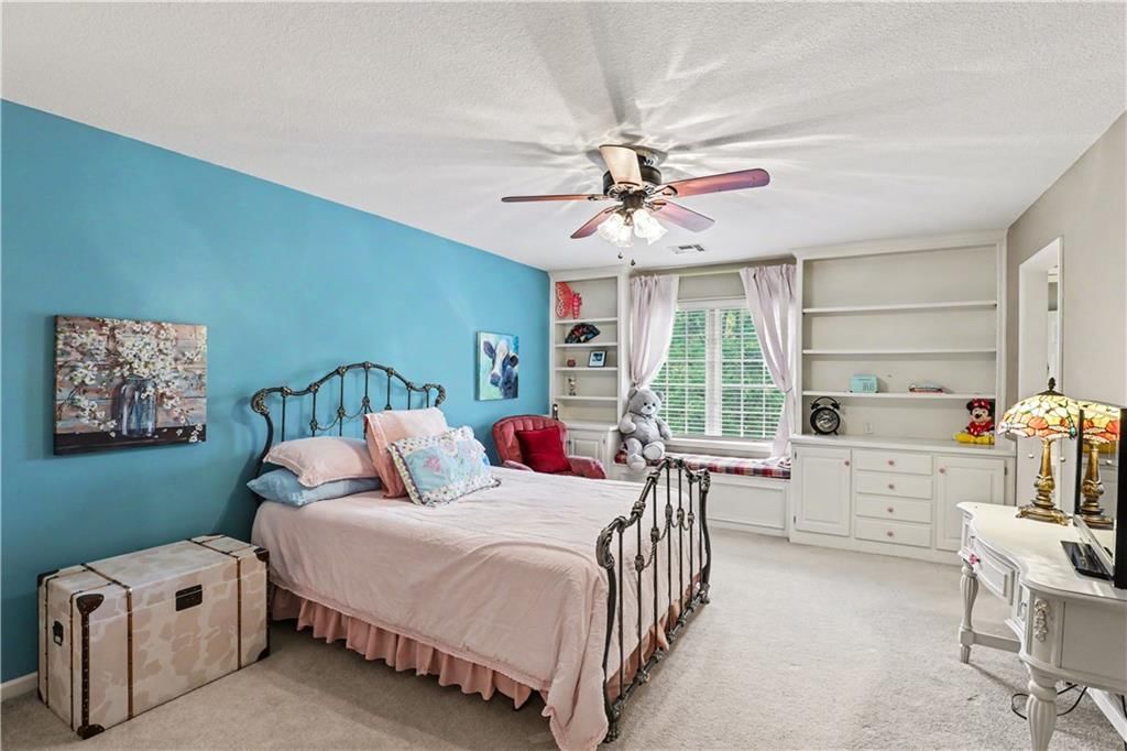 709 NE Lake Pointe Drive — photo 26