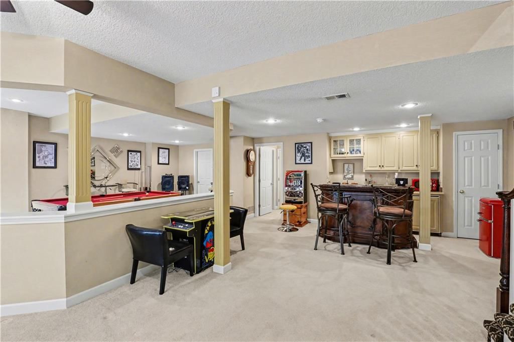 709 NE Lake Pointe Drive — photo 35