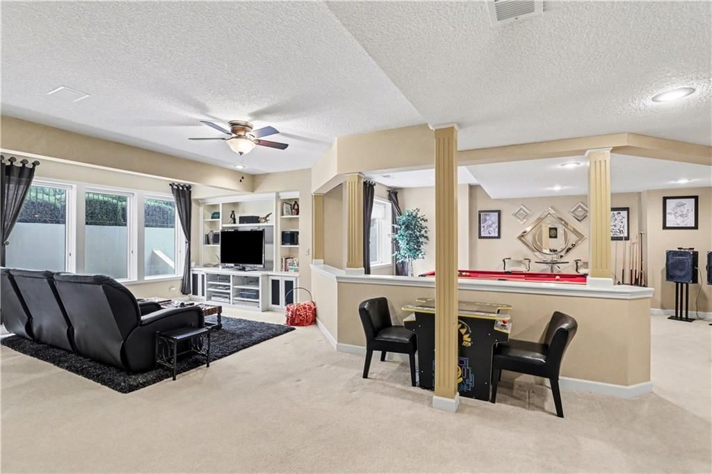 709 NE Lake Pointe Drive — photo 37