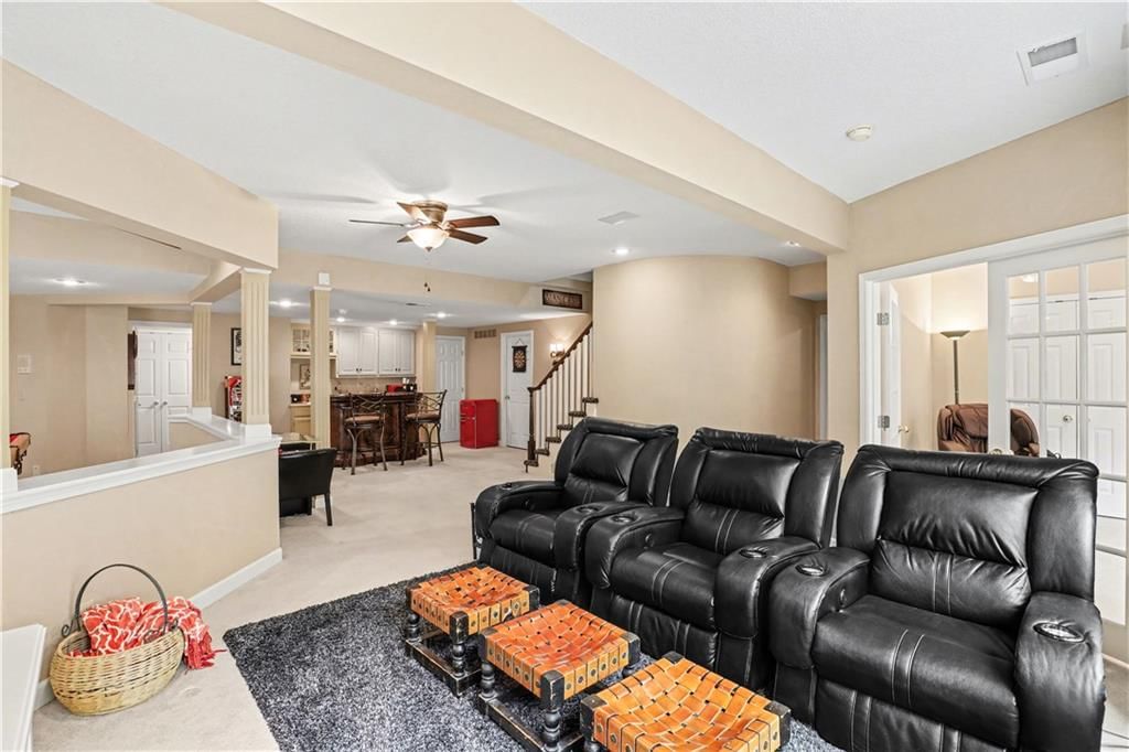 709 NE Lake Pointe Drive — photo 40