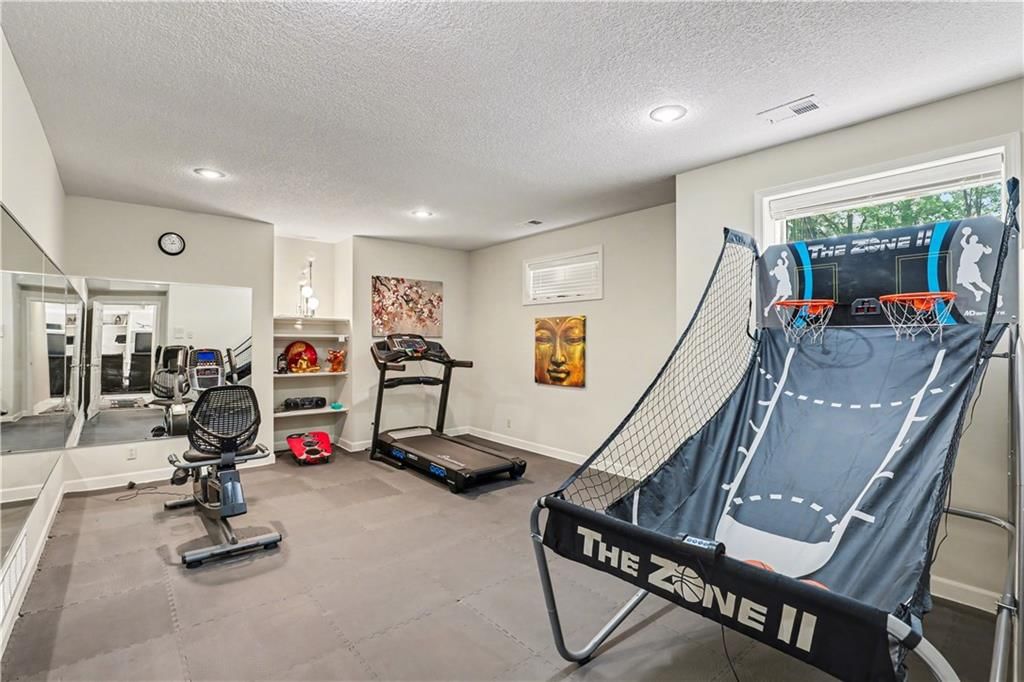 709 NE Lake Pointe Drive — photo 42