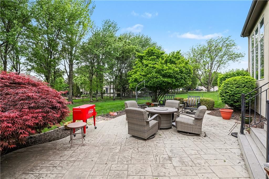 709 NE Lake Pointe Drive — photo 45