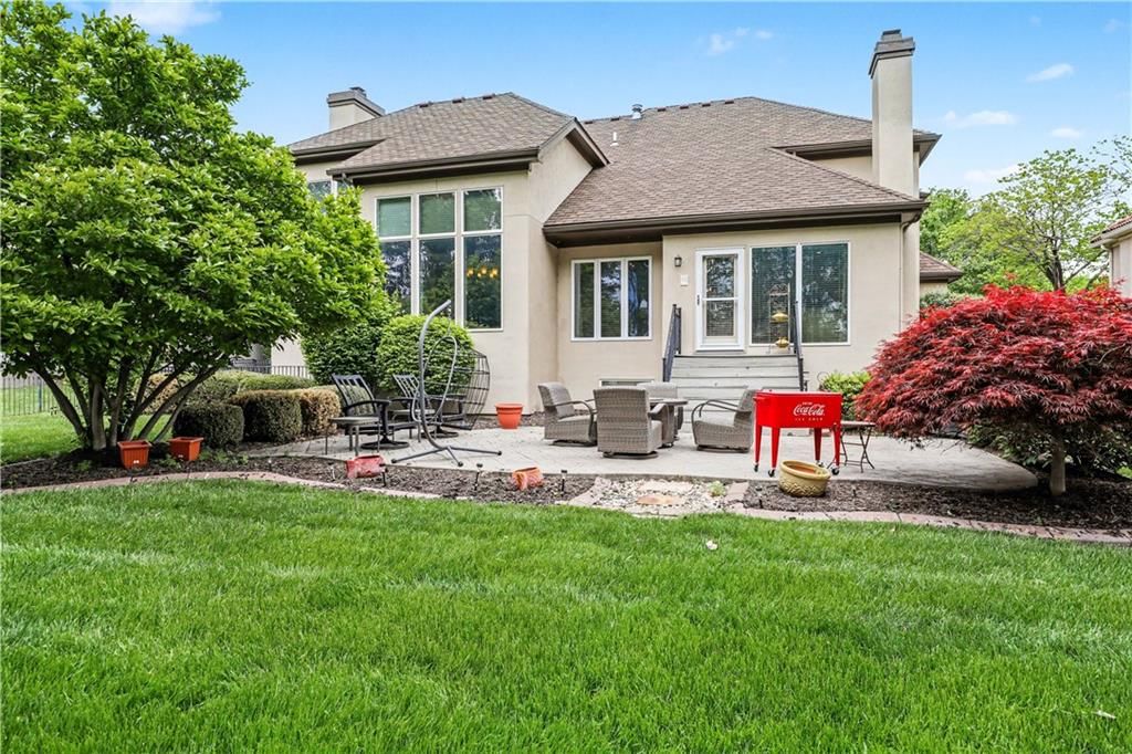 709 NE Lake Pointe Drive — photo 46