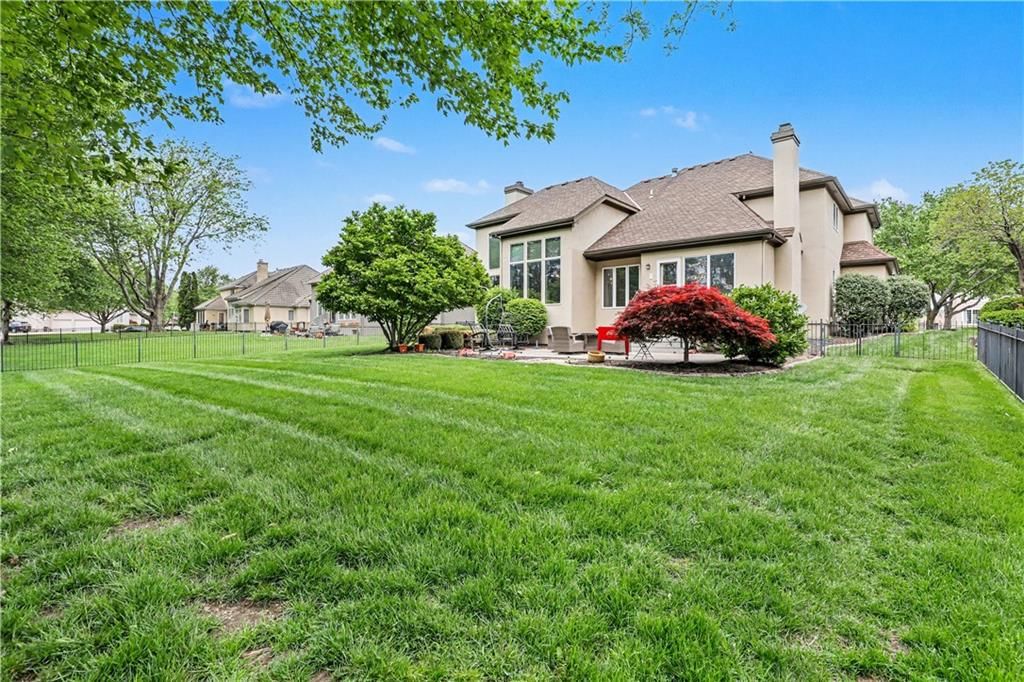 709 NE Lake Pointe Drive — photo 47