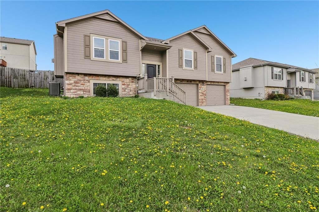 1307 NW Hilltop Lane — photo 3