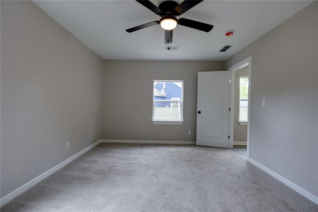 2708 Windsor Avenue — photo 8