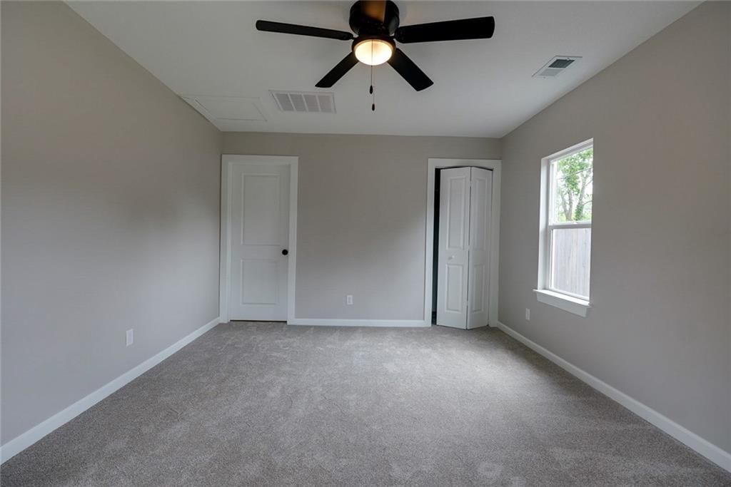 2708 Windsor Avenue — photo 9
