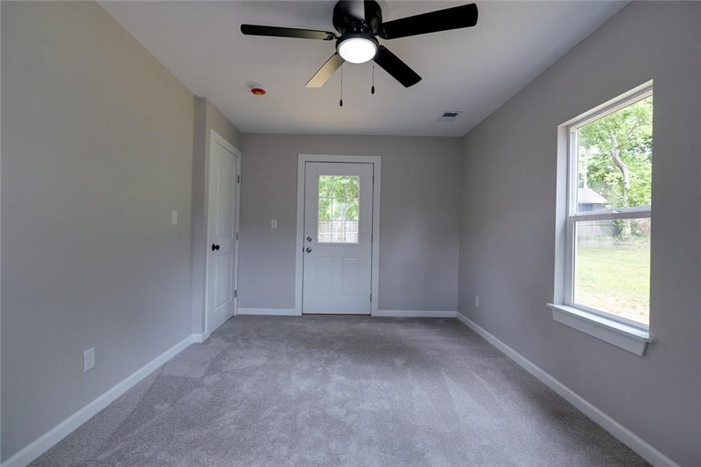 2708 Windsor Avenue — photo 14