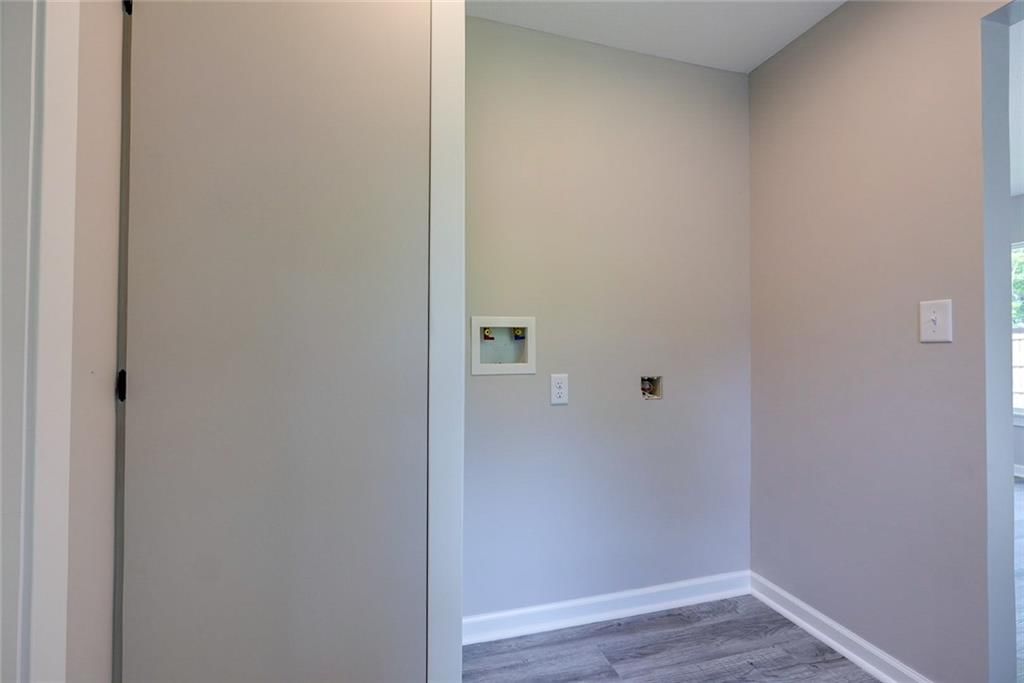 2708 Windsor Avenue — photo 15