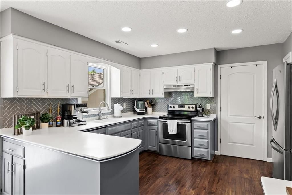 16030 W 147th Terrace — photo 13