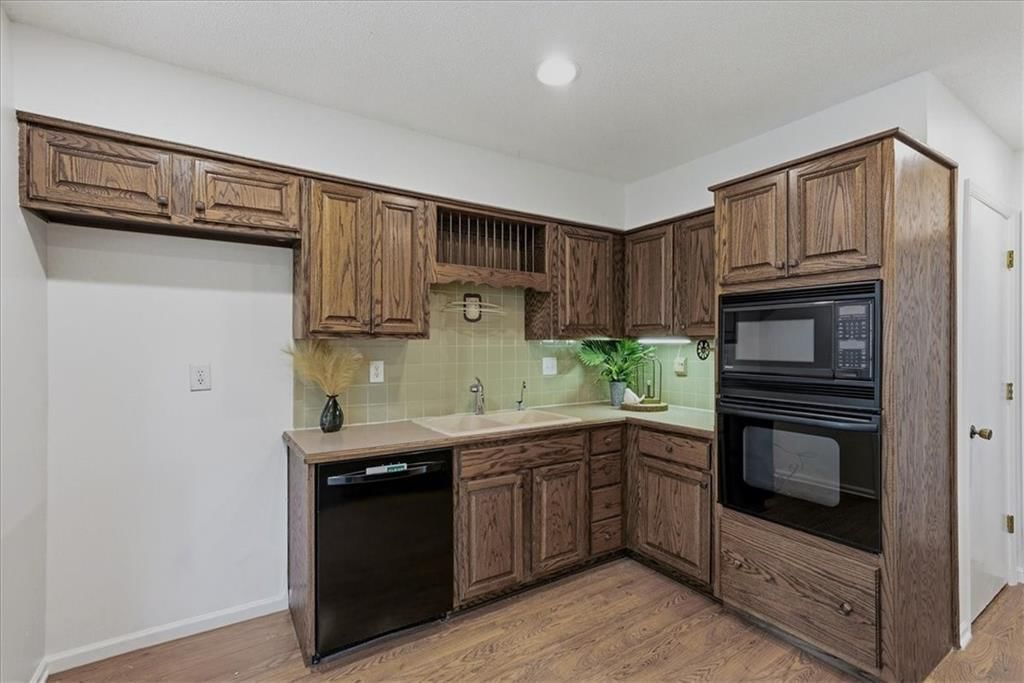 18719 Gateway Drive — photo 11