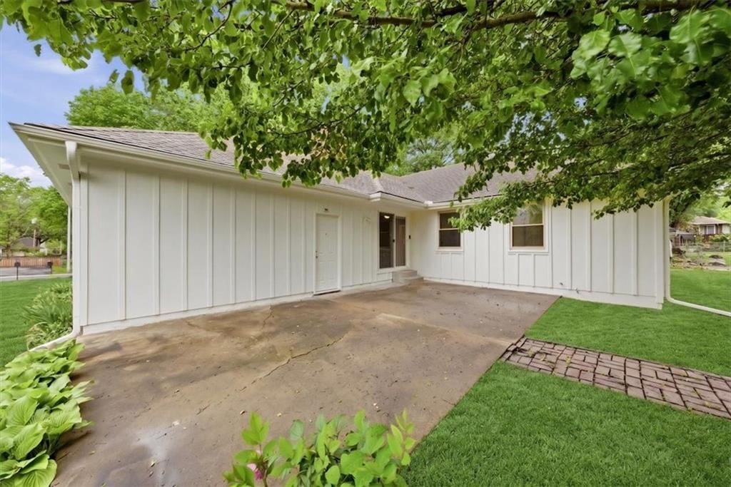 18719 Gateway Drive — photo 42
