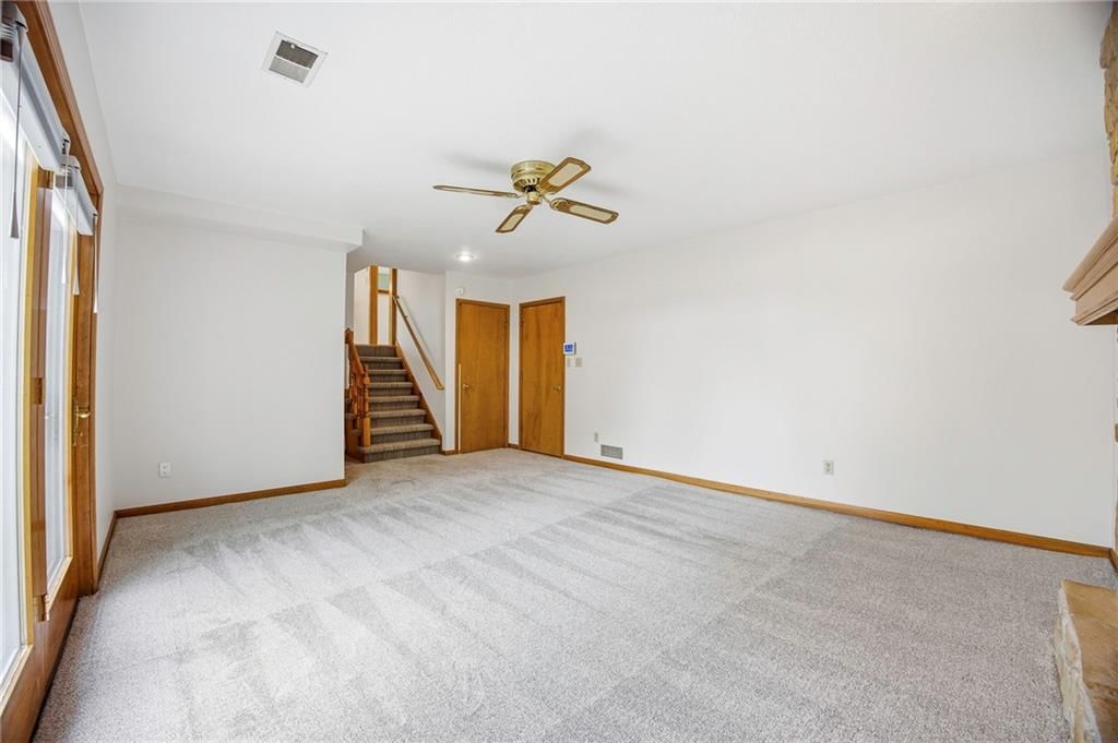 6721 N St Clair Court — photo 32