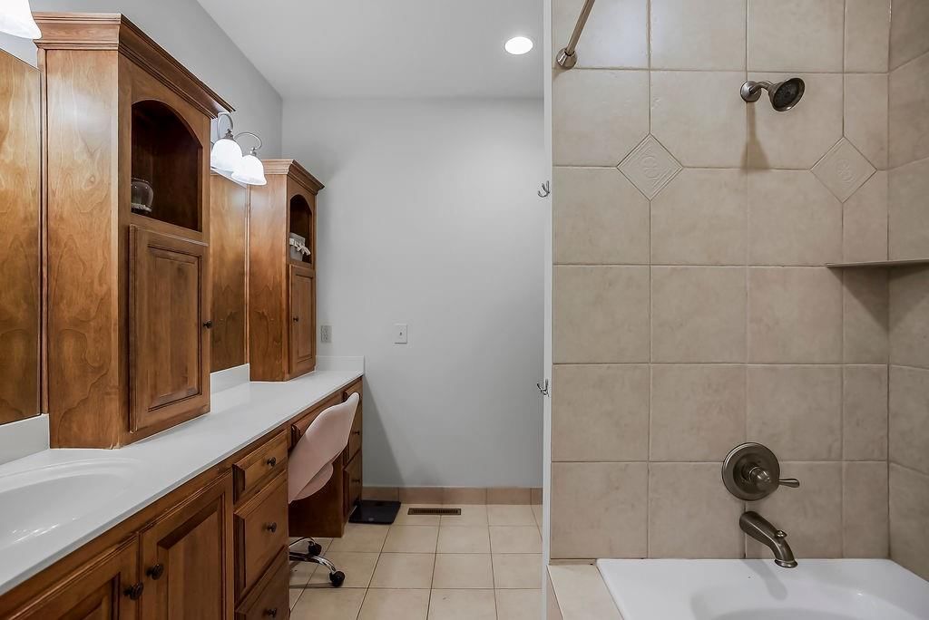 16332 LARSEN Street — photo 25