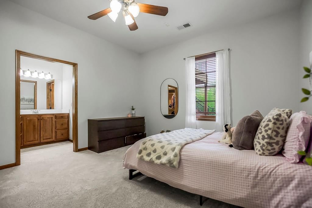16332 LARSEN Street — photo 33
