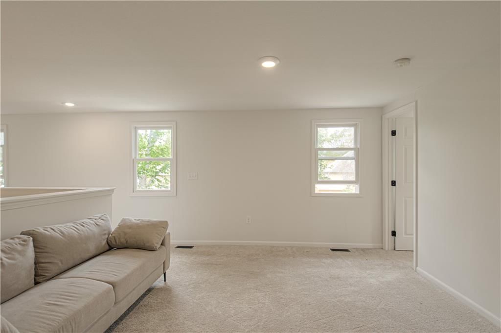 12706 Corrington Avenue — photo 32
