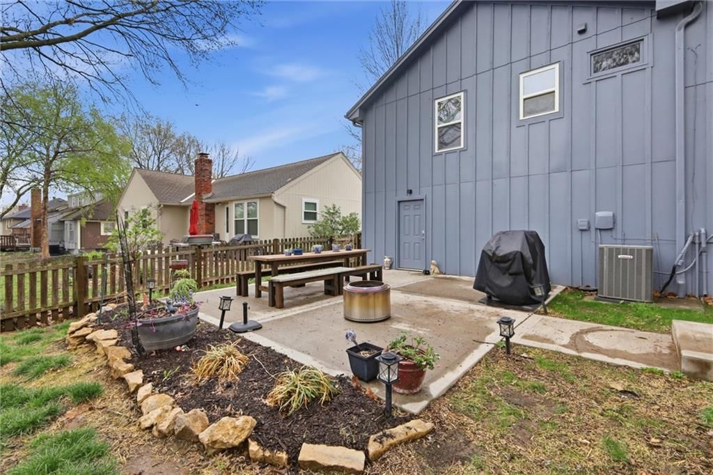 10718 W 102nd Street — photo 24