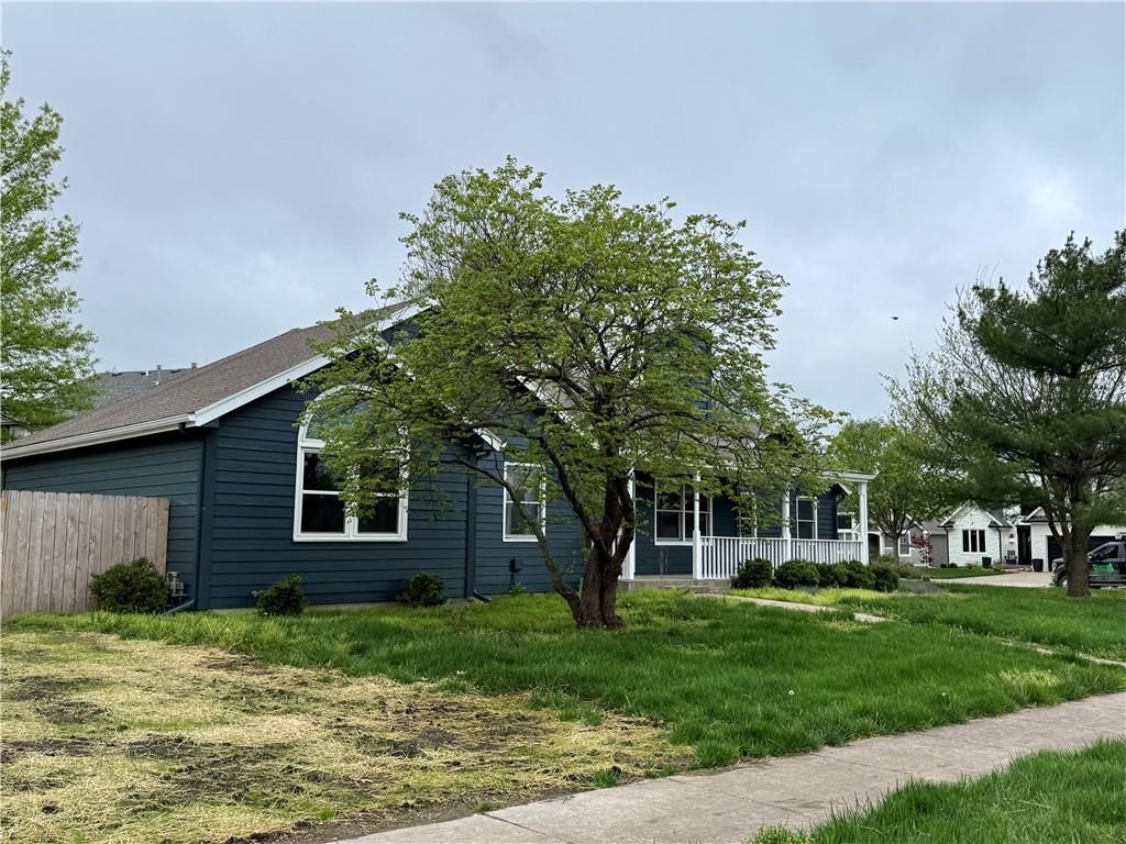 1729 S Maple Street — photo 3