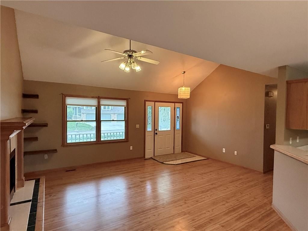 1729 S Maple Street — photo 7