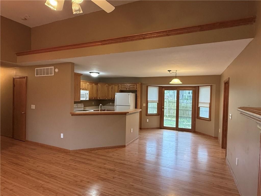 1729 S Maple Street — photo 8